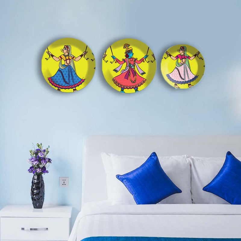 Dandiya Dancer In Madhubani Pattern Wall Plates Painting Set of Three