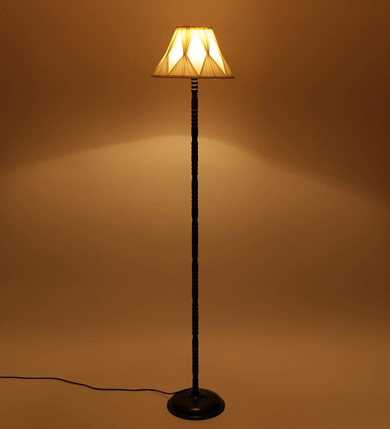 Off White Curtain Pleated Designer Iron Floor Lamp (Off-White)